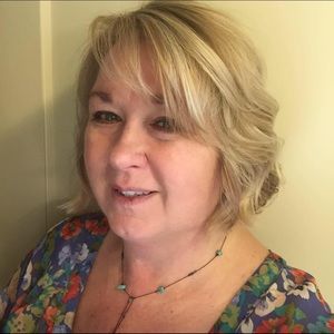 Meet your Posher, Dana